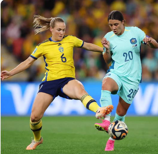 Trận tranh hạng 3 giữa tuyển nữ Thuỵ Điển và Australia đã diễn ra hấp dẫn, với nhiều pha bóng tấn công ấn tượng. Ảnh: FIFA