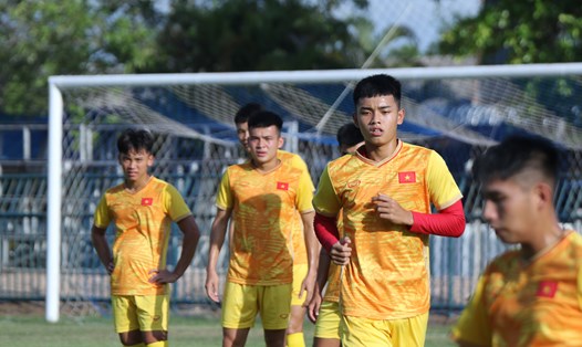 U23 Việt Nam chuẩn bị cho trận gặp U23 Lào. Ảnh: VFF