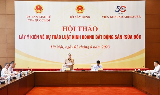 Phó Chủ tịch Quốc hội Nguyễn Đức Hải chủ trì hội thảo. Ảnh: VPQH