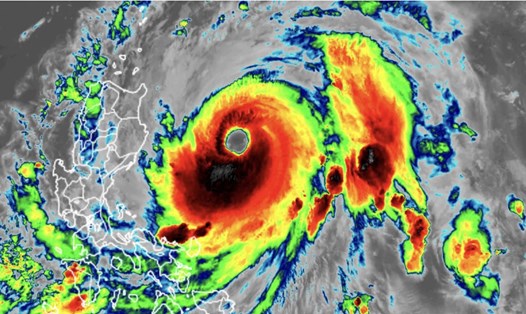 Hình ảnh vệ tinh của bão Doksuri. Ảnh: RAMMB/CIRA/CSU