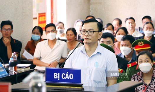 Bị cáo Nguyễn Tuấn Anh - cựu Phó Chủ tịch UBND TP Điện Biên Phủ - 1 trong 3 bị cáo không đồng ý với cáo trạng truy tố của Viện kiểm sát trong vụ án Sân bay Điện Biên. Ảnh: Thanh Bình