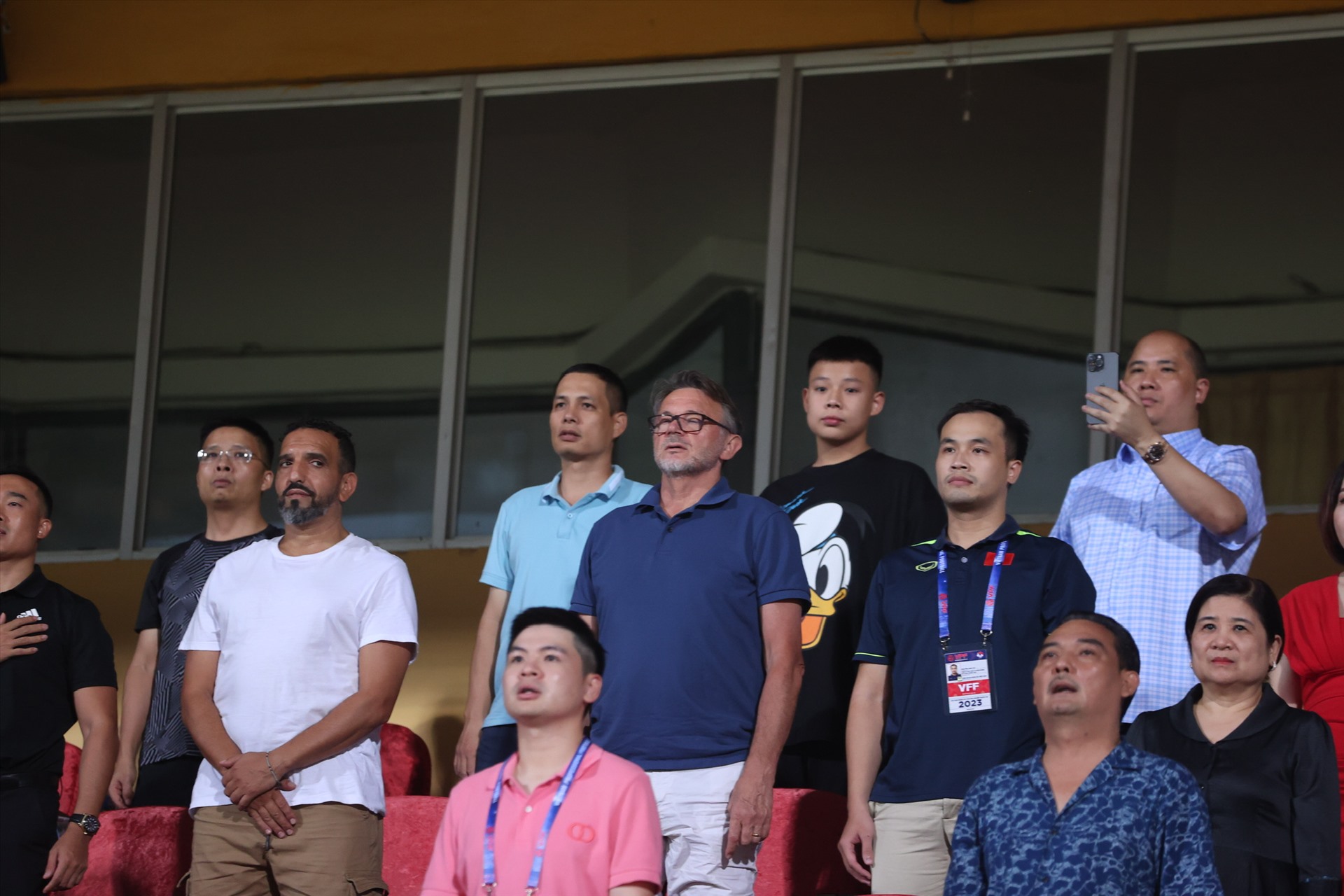 Ở trận đấu này cũng có sự hiện diện của huấn luyện viên trưởng đội tuyển Việt Nam Philippe Troussier trên khán đài.