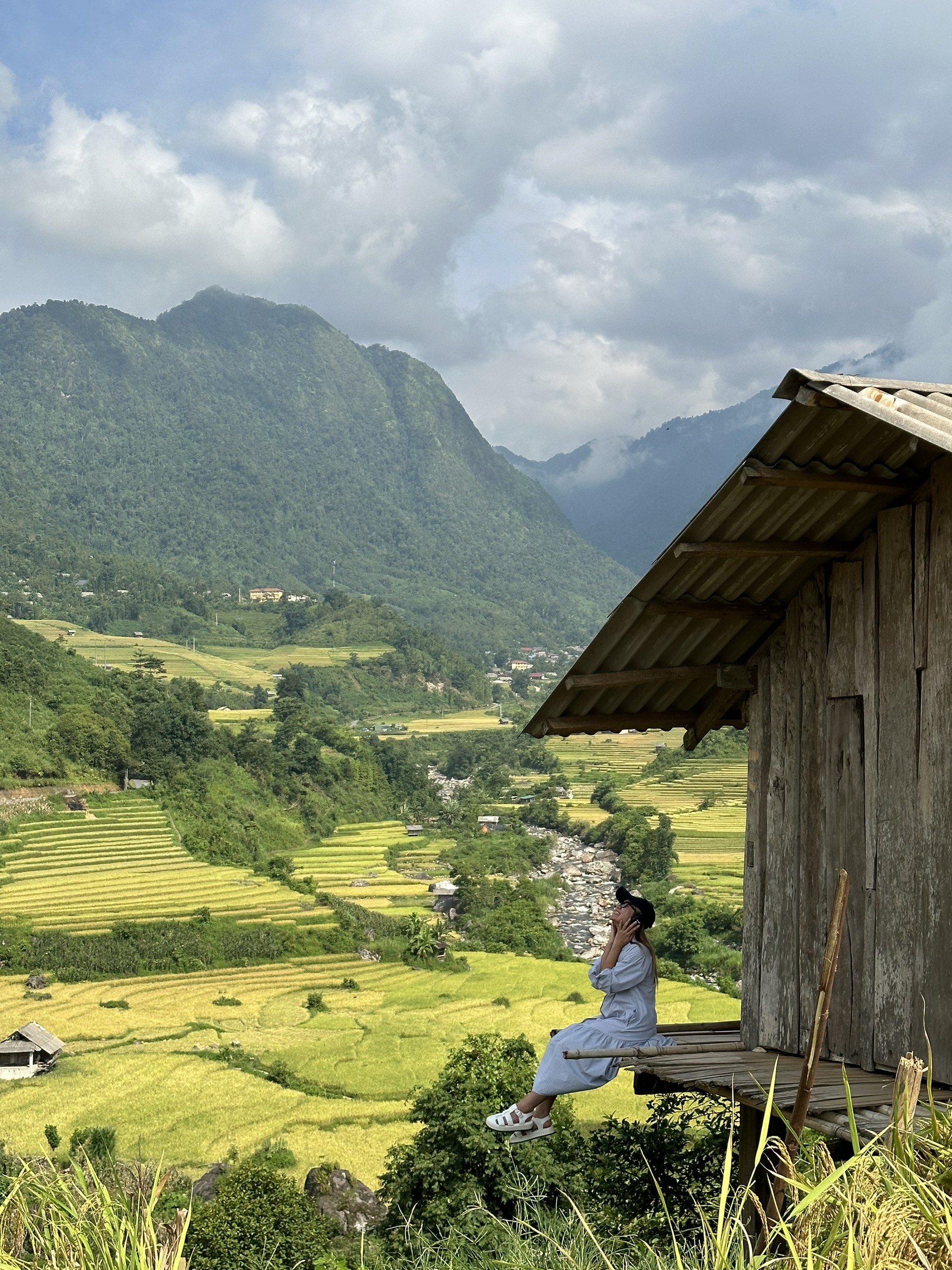 Nậm Cang nằm trong thung lũng nên nhiệt độ khá cao, không mát mẻ như ở thị trấn Sapa.