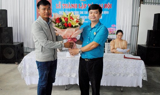 LĐLĐ huyện Ý Yên tổ chức thành lập Công đoàn cơ sở Công ty TNHH xuất nhập khẩu XIN YUAN. Ảnh: Công đoàn Nam Định