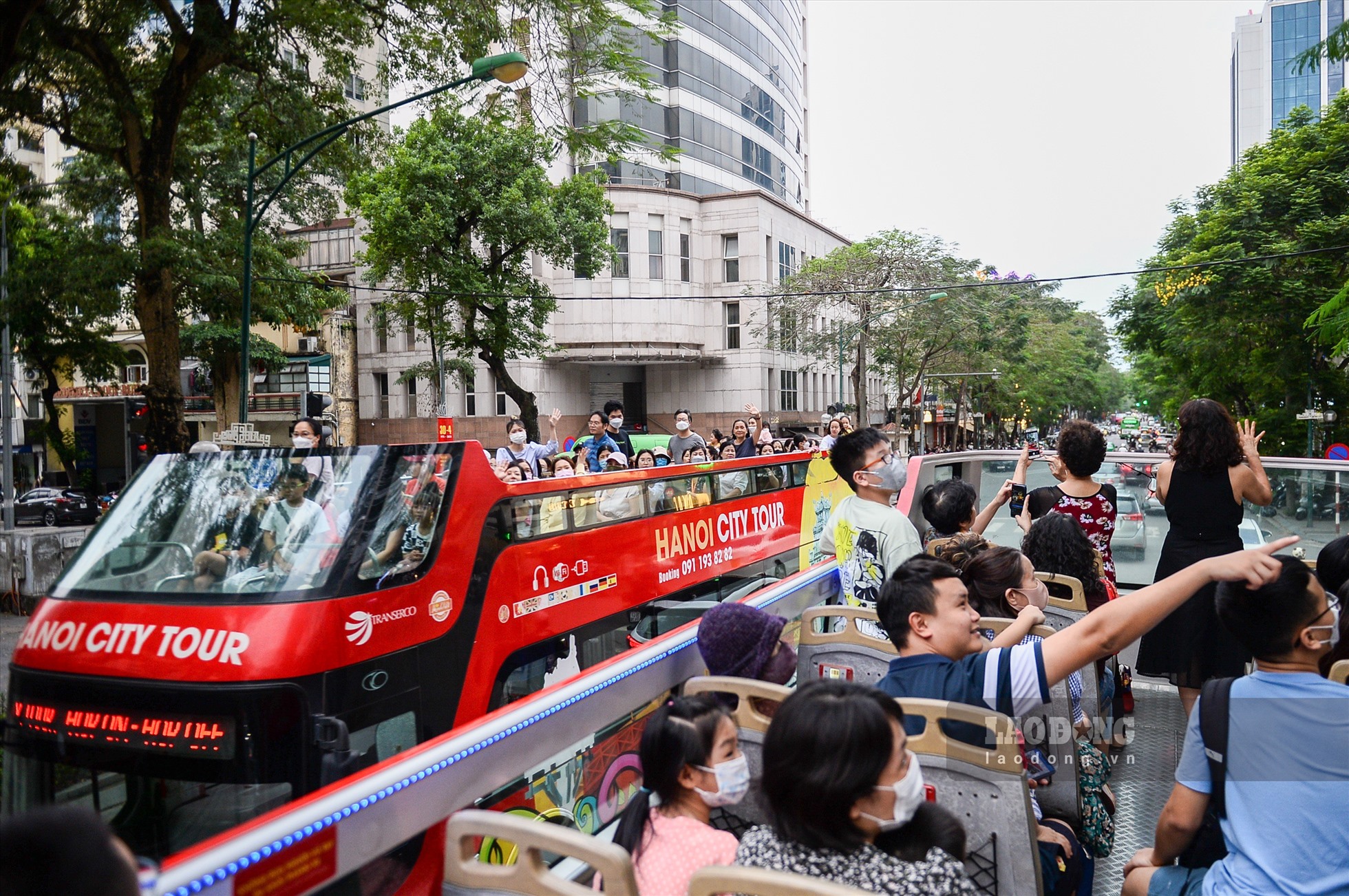 Xe bus 2 tầng ở Hà Nội. Ảnh: Tô Thế