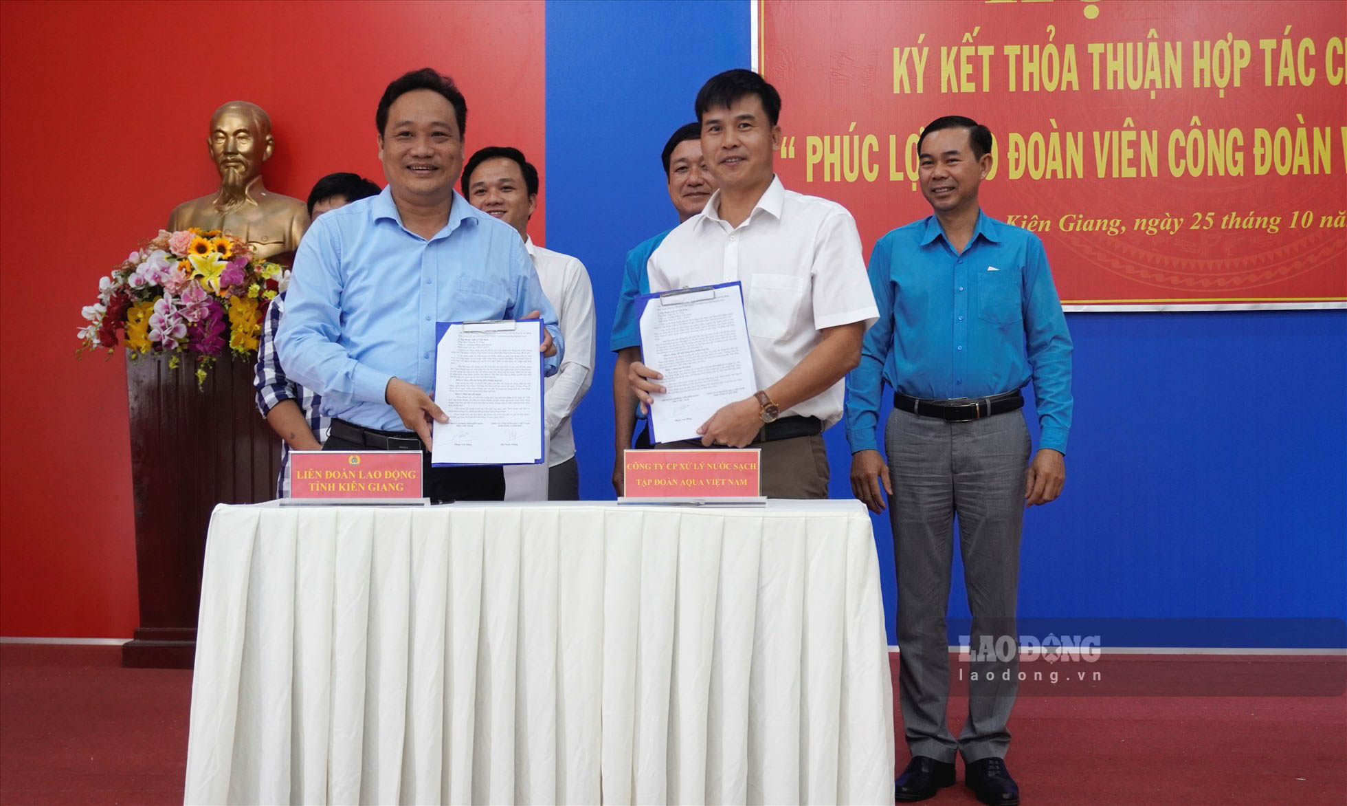 LĐLĐ tỉnh Kiên Giang và Tập đoàn AQUA Việt Nam ký kết thỏa thuận hợp tác phúc lợi đoàn viên. Ảnh: Nguyên Anh