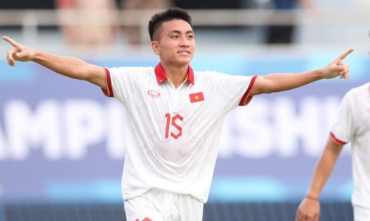 Nguyễn Minh Quang ghi bàn, góp công giúp U23 Việt Nam thắng U23 Lào. Ảnh: Lâm Thoả