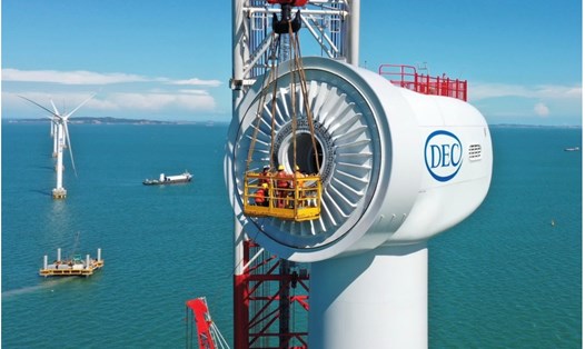 Turbine gió lớn nhất thế giới trên biển ở Trung Quốc có chiều cao bằng toà nhà 70 tầng. Ảnh:  MingYang Smart Energy