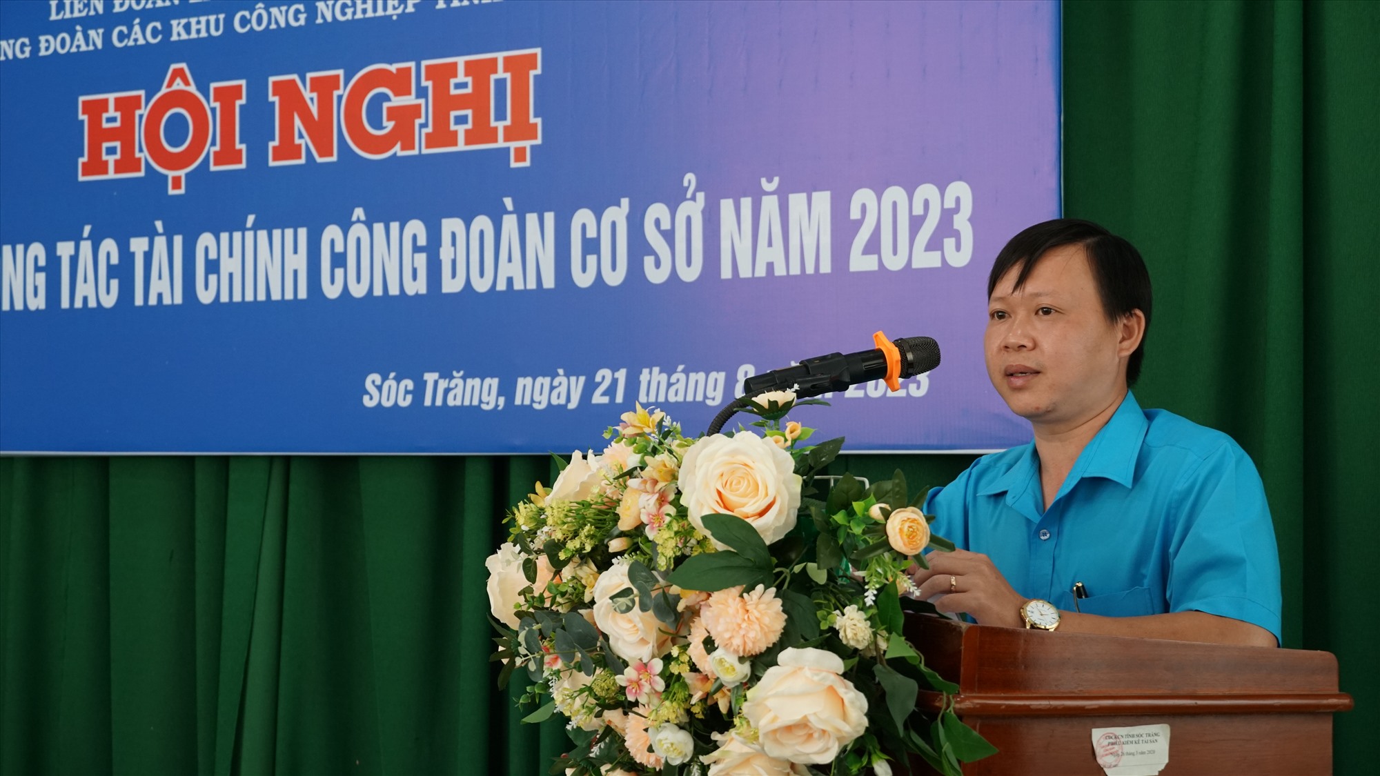 Ông Ngô Thanh Phúc – Trưởng Ban Tài chính LĐLĐ tỉnh Sóc Trăng triển khai các văn bản mới về công tác tài chính Công đoàn. 