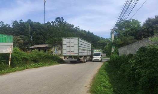 Xe cơi nới thành thùng ngang nhiên hoạt động ở Thái Nguyên. Ảnh: Minh Hạnh
