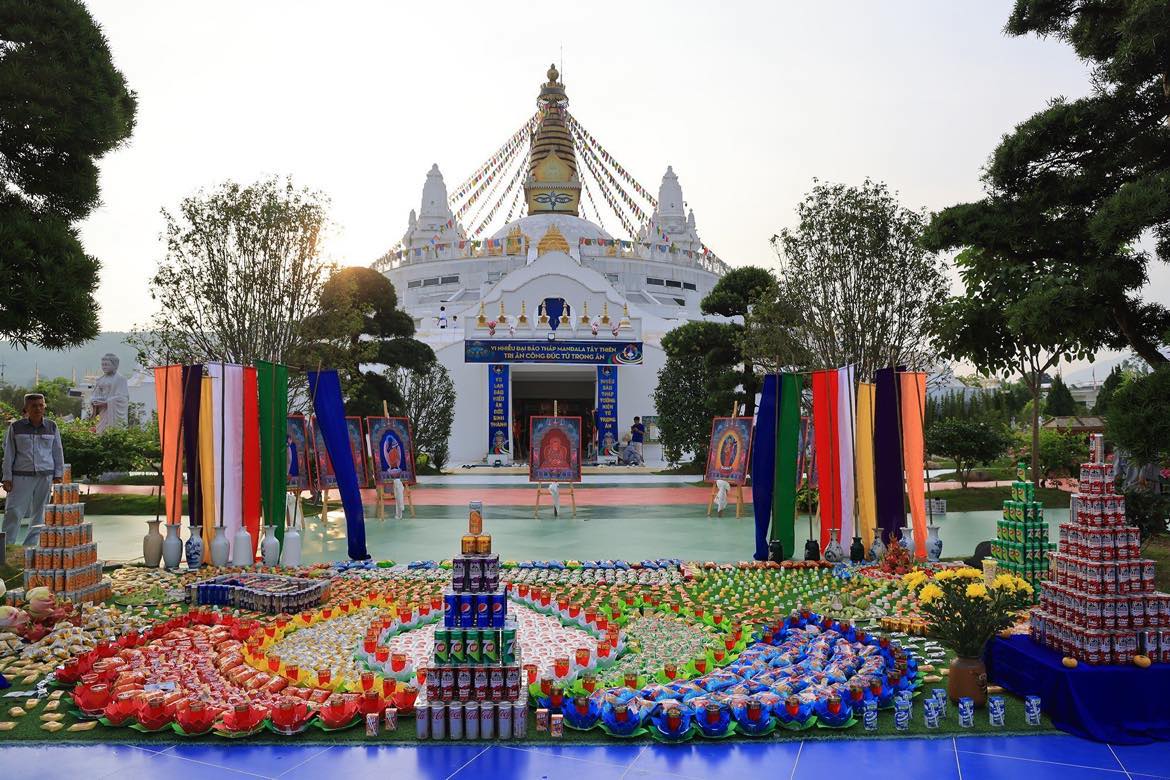 Đàn lễ Mông Sơn Thí thực tại chương trình Vi Nhiễu 108 Vòng Bảo Tháp. Ảnh: BTC