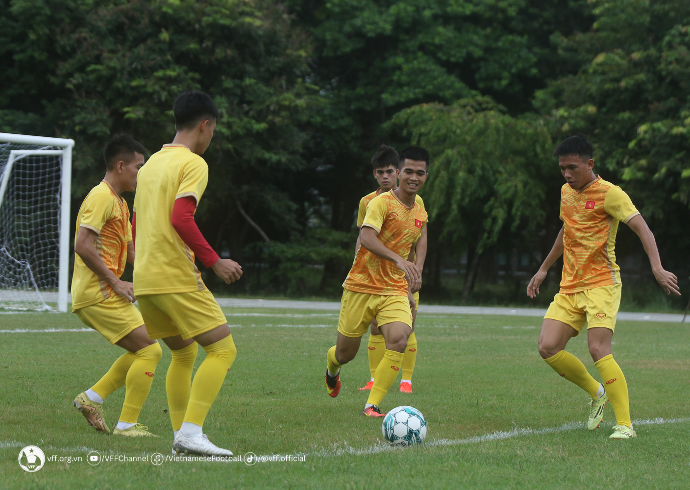 U23 Việt Nam tập luyện với cường độ vừa phải trước trận gặp Philippines. Ảnh: VFF