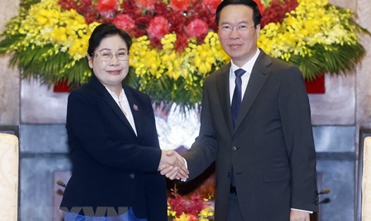  Chủ tịch nước Võ Văn Thưởng tiếp bà Viengthong Siphandon - Bí thư Trung ương Đảng Nhân dân Cách mạng Lào, Chánh án Tòa án Nhân dân Tối cao Lào. Ảnh: TTXVN
