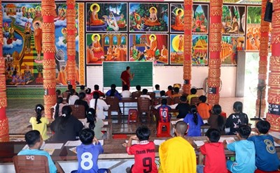 Một lớp học chữ Khmer tại Chùa Ô Chum (thị xã Ngã Năm), tỉnh Sóc Trăng. Ảnh: TTXVN