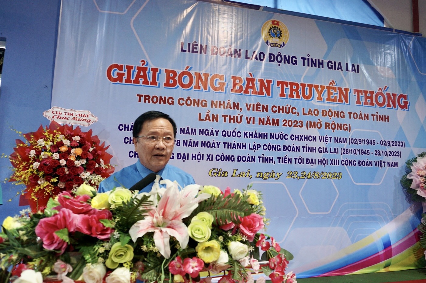 Ông Nguyễn Ngọc Minh - Phó Chủ tịch thường trực LĐLĐ tỉnh Gia Lai phát biểu tại lễ khai mạc. Ảnh: Thanh Tuấn 