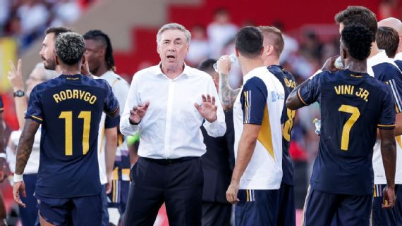 Ancelotti không hài lòng về Vinicius trong trận thắng Almeria.  Ảnh: ESPN