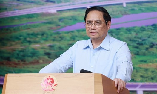 Thủ tướng Phạm Minh Chính yêu cầu khẩn trương, nhanh chóng rà soát sửa đổi, bổ sung ngay các quy định tại Thông tư số 06/2023/TT-NHNN. Ảnh: VGP
