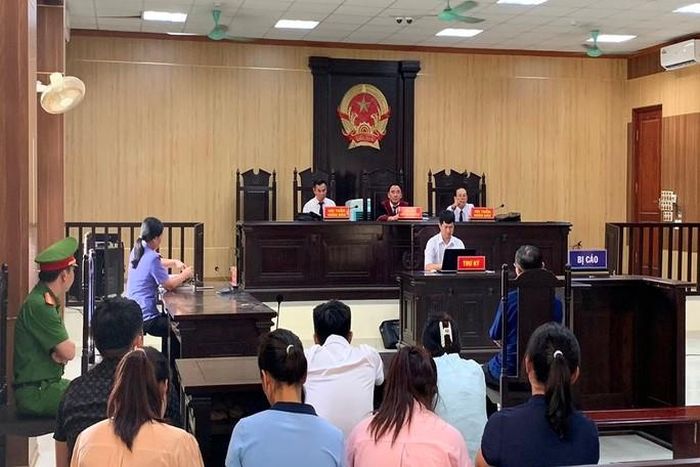 Phiên xét xử nguyên Giám đốc Trung tâm Y tế thị xã Nghi Sơn. Ảnh: Minh Hoàng