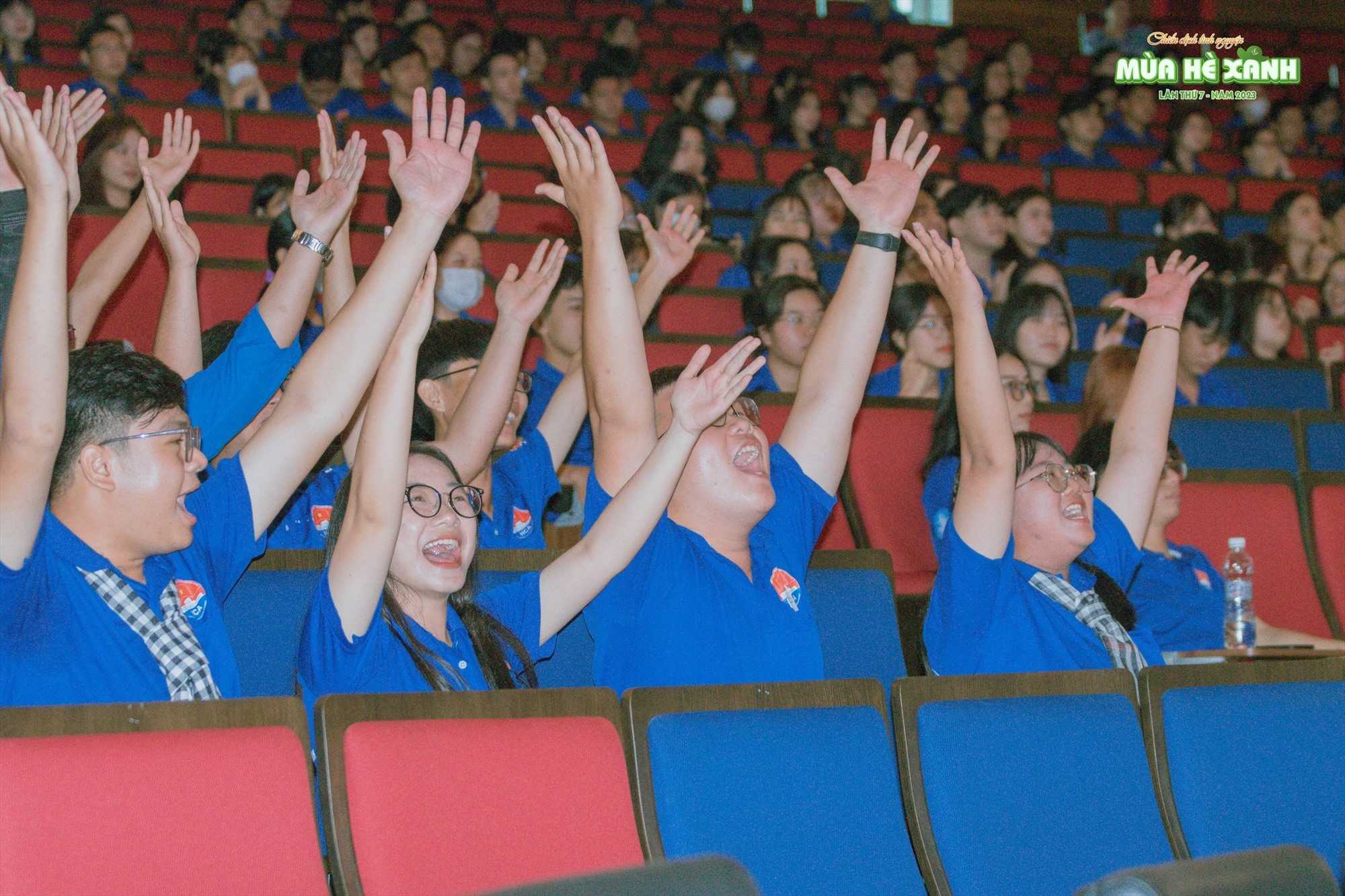 Sinh viên Học viện Cán bộ TPHCM hăng say với các hoạt động ở trường lớp. Ảnh: HCMAC