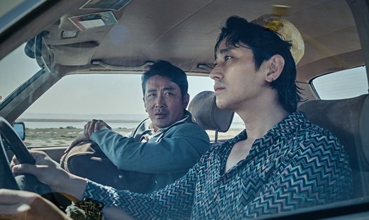 Ha Jung-woo và Ju Ji-hoon trong phim "Bộ đôi báo thủ". Ảnh: Nhà sản xuất