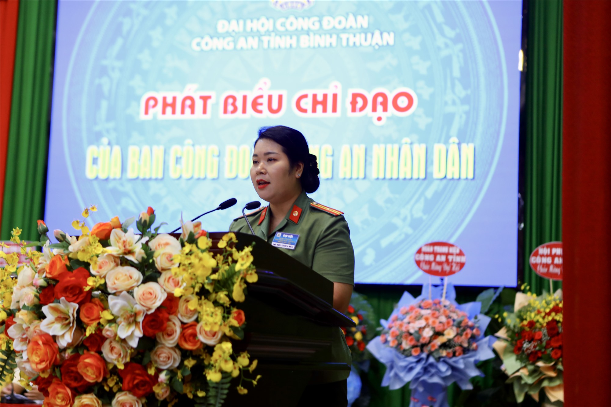 Thiếu tá Nguyễn Thanh Hiền, phó trưởng ban công đoàn Công an nhân dân phát biểu chỉ đạo đại hội. Ảnh: Duy Tuấn