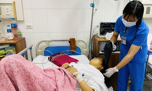 Dịch vụ chăm sóc người bệnh tại Bệnh viện Hữu nghị Việt Đức. Ảnh: Thùy Linh
