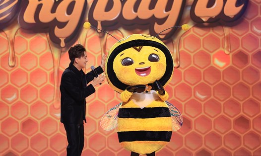Ong Bây bi là mascot mới của chương trình. Ảnh: Nhà sản xuất