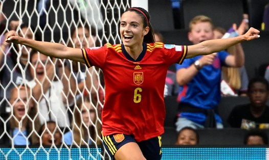 Tiền vệ Aitana Bonmati (Tây Ban Nha) giành danh hiệu "Cầu thủ xuất sắc nhất" World Cup nữ 2023. Ảnh: FIFA
