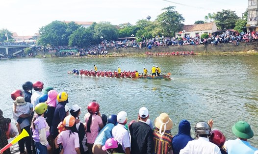 Sáng 25.8, lễ hội đua thuyền trên sông Kiến Giang đã diễn ra. Ảnh: Lê Phi Long
