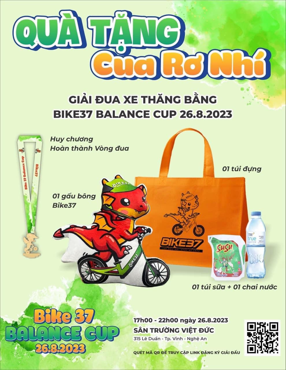 Poster quảng cáo giải đua xe đạp thiếu nhi tại Trường Cao đẳng Việt Đức Nghệ An không có đơn vị tổ chức. Ảnh: Hải Đăng 