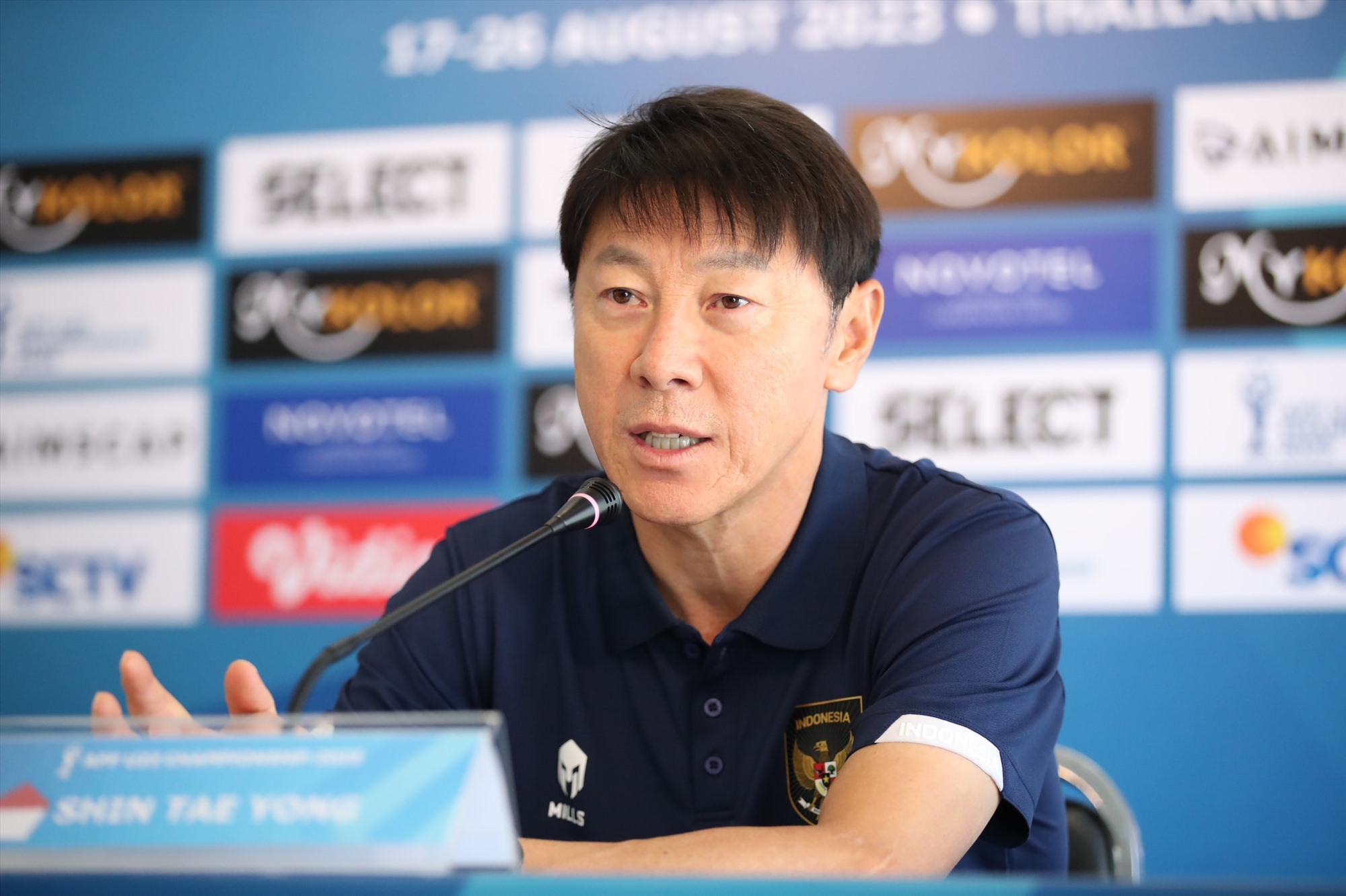 Huấn luyện viên Shin Tae-yong trong buổi họp báo trưa 25.8. Ảnh: Lâm Thoả