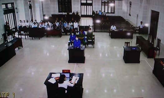 Phiên tòa xét xử sơ thẩm cựu Giám đốc CDC Đà Nẵng cùng 2 thuộc cấp. Ảnh: Văn Trực