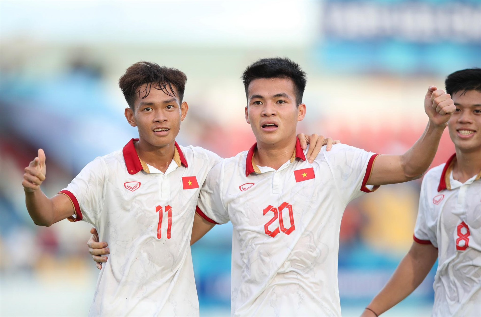 Nguyễn Hồng Phúc (20) ghi bàn ấn định chiến thắng 4-1 cho U23 Việt Nam ở bán kết. Ảnh: Lâm Thoả