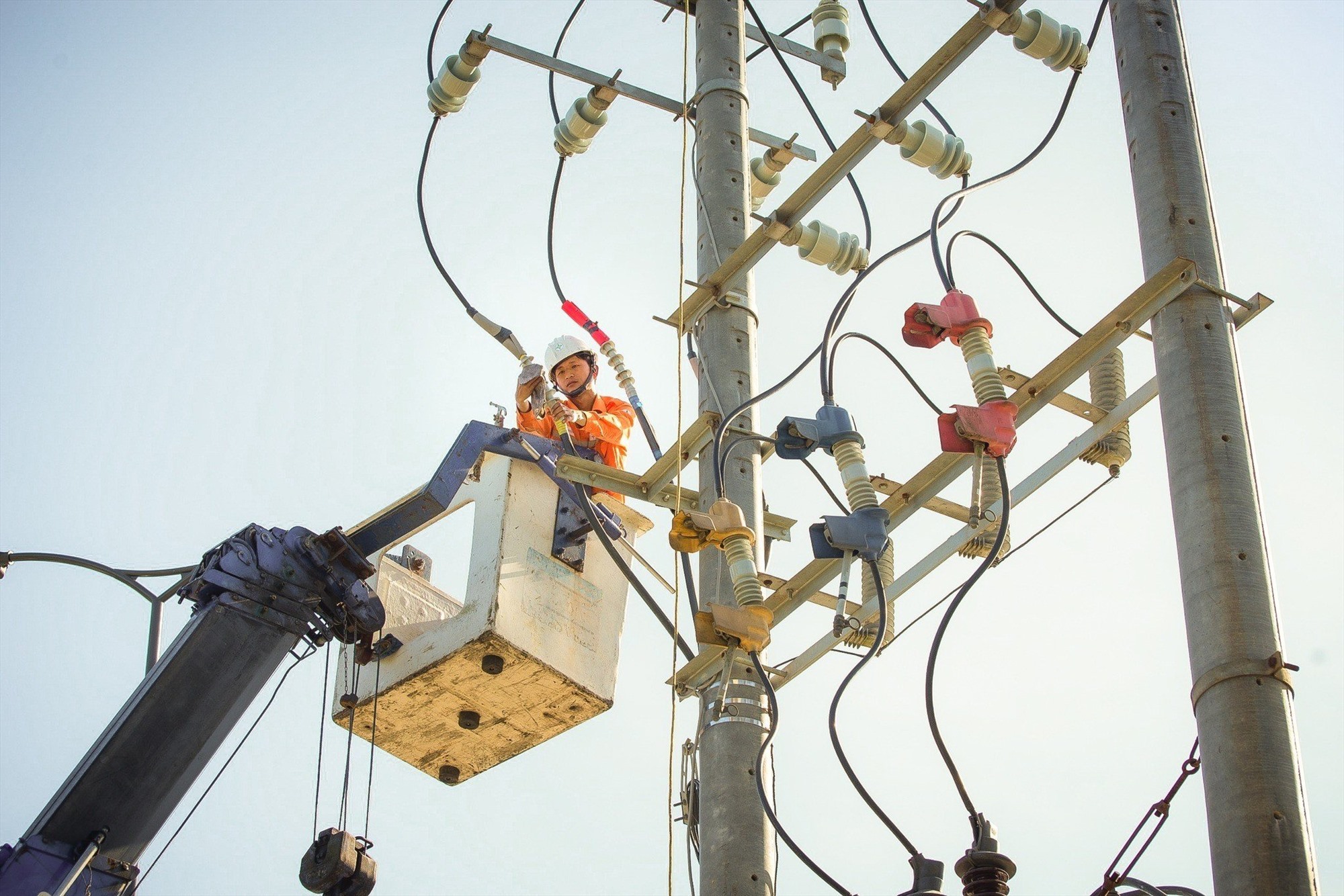 EVNCPC đặc biệt lưu ý 13 Công ty Điện lực không thực hiện cắt điện trong ngày Lễ kỷ niệm Quốc khánh ngày 2.9.2023, trừ trường hợp xử lý sự cố. Ảnh: Ngọc Thạch
