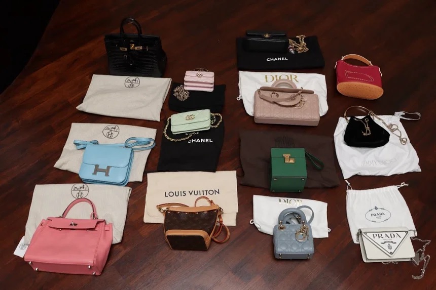 Tang vật bị thu giữ trong vụ rửa tiền tỷ USD bao gồm nhiều túi xách của các hãng thời trang xa xỉ. Ảnh: Lực lượng cảnh sát Singapore