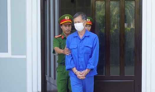 Bị cáo Tôn Thất Thạnh lĩnh án 11 năm tù về tội " Tham ô tài sản". Ảnh: Định Cao