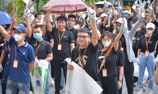 Hơn 500 tình nguyện viên ở Hà Nội dọn rác, giảm gánh nặng cho "mẹ thiên nhiên"