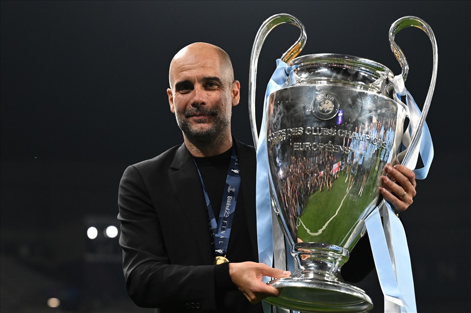 Pep Guardiola sáng cửa trở thành huấn luyện viên nam xuất sắc nhất mùa giải 2022-2023 của UEFA. Ảnh: AFP