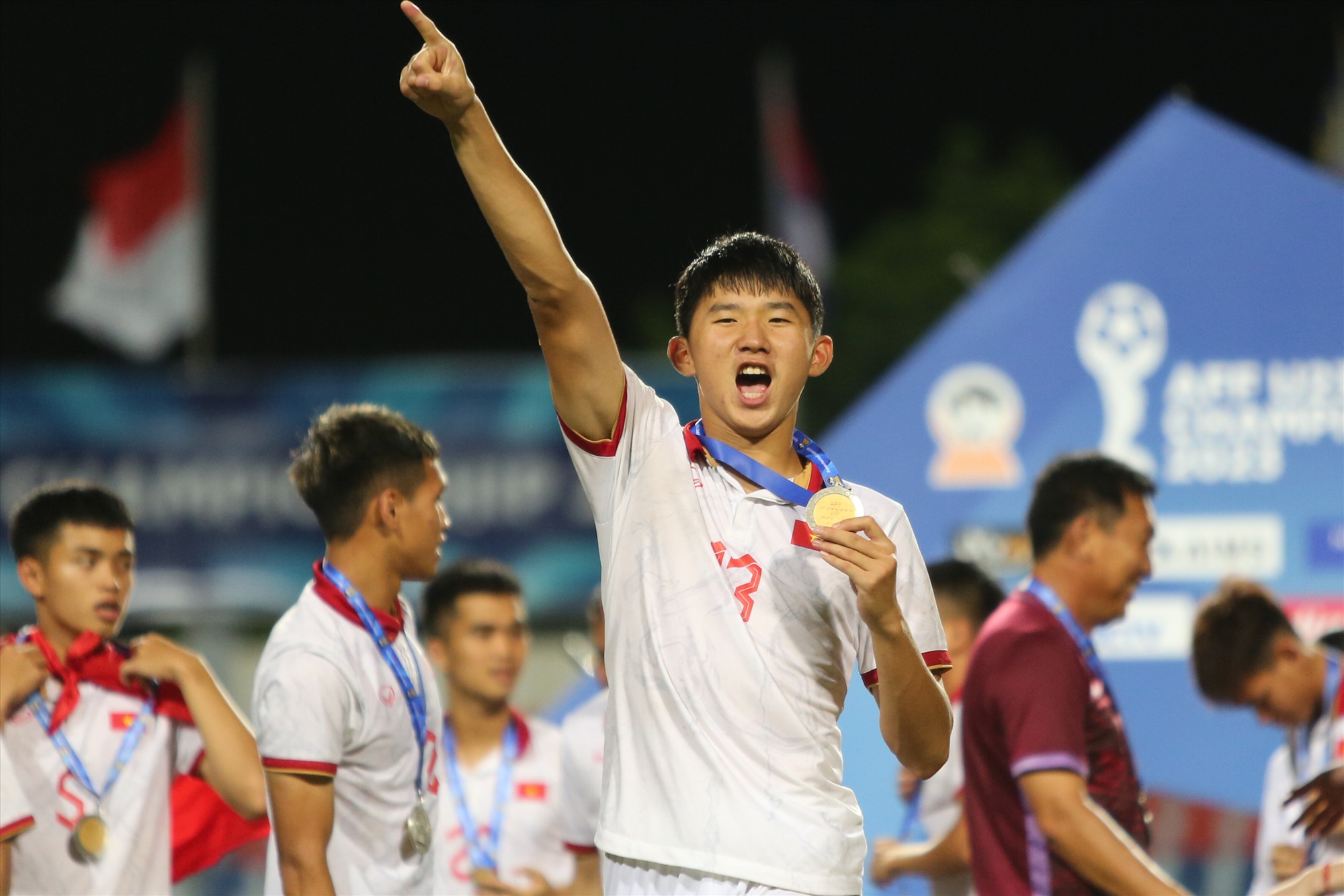 U23 Việt Nam tham dự U23 Đông Nam Á 2023 với lực lượng đa phần là cầu thủ dưới 20 tuổi. Tuy nhiên, các học trò của huấn luyện viên Hoàng Anh Tuấn vẫn thể hiện sự tiến bộ qua từng trận đấu để thẳng tiến một mạch vào trận chung kết.