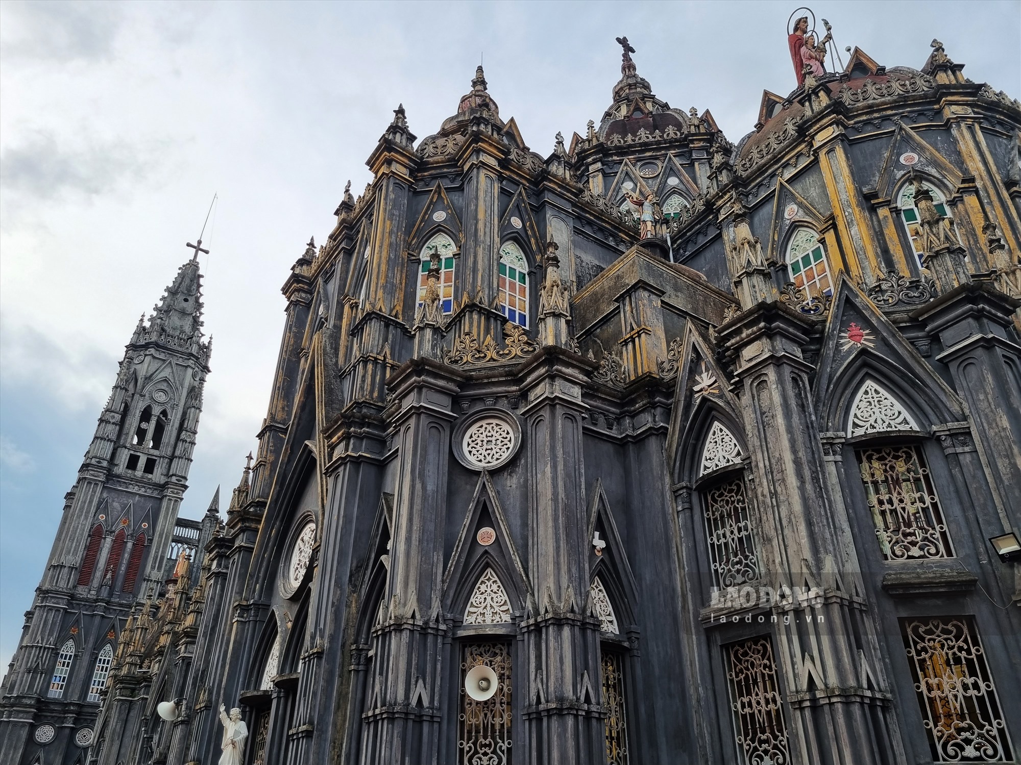 Về Nam Định chiêm ngưỡng nhà thờ Hưng Nghĩa tuyệt tác kiến trúc Châu Âu. Ảnh: Lương Hà