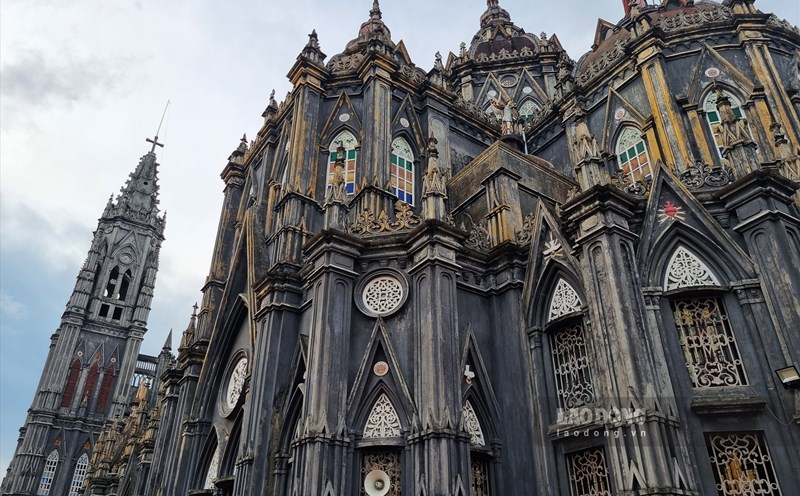 Về Nam Định chiêm ngưỡng nhà thờ Hưng Nghĩa tuyệt tác kiến trúc Châu Âu. Ảnh: Lương Hà