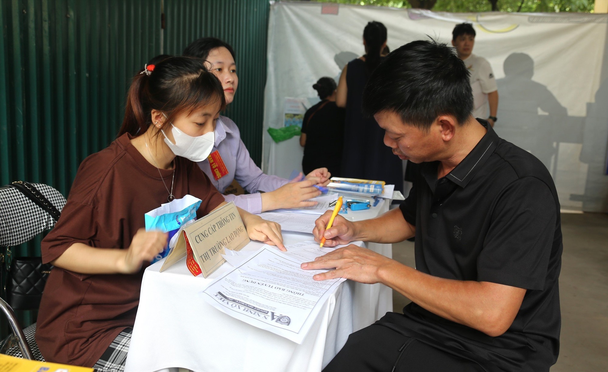 Đã có hơn 19.000 lao động được giải quyết việc làm trong tháng 7.2023. Ảnh: Hà Hạnh.