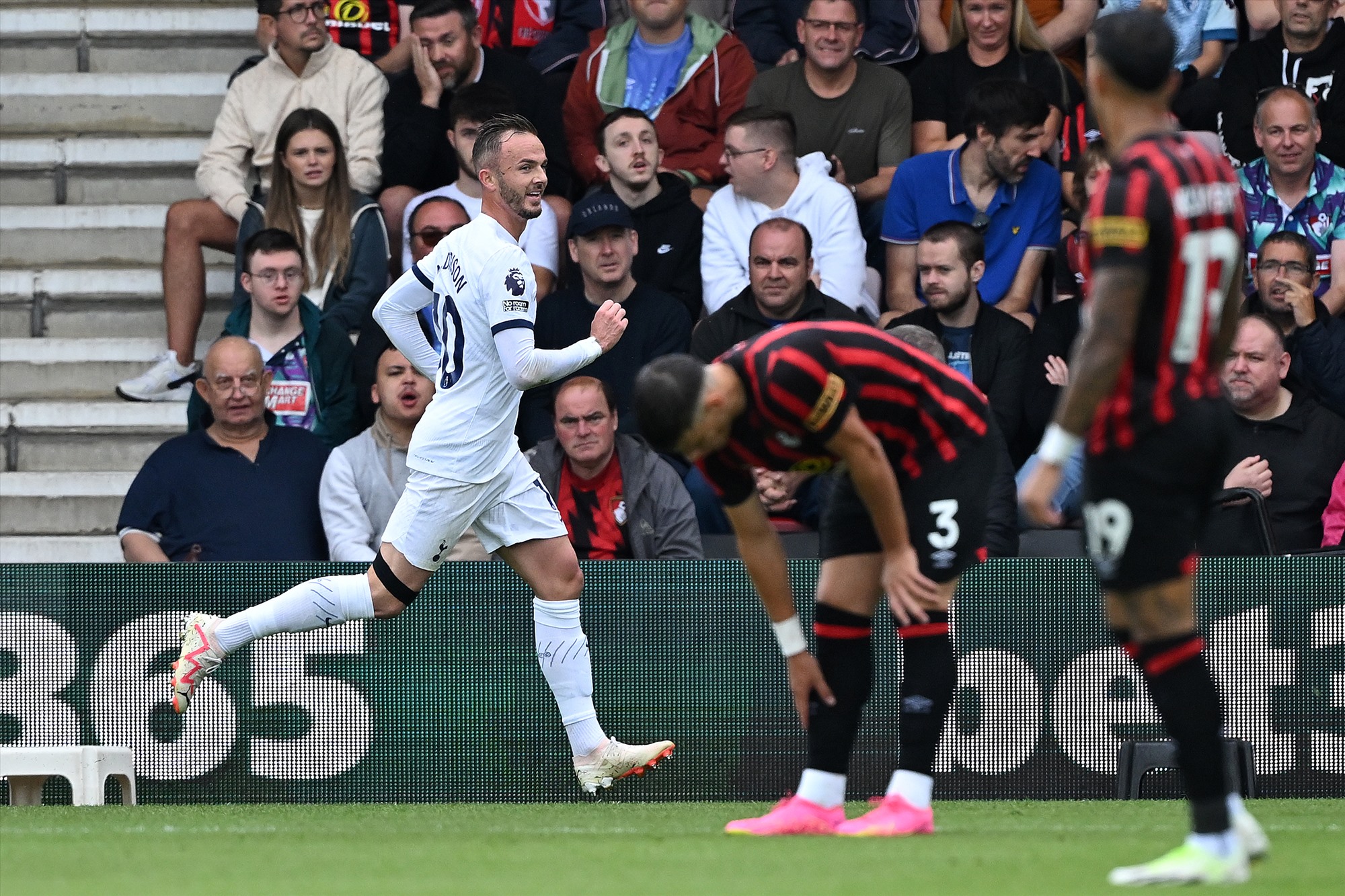 James Maddison ghi bàn trong chiến thắng của Tottenham trước Bournemouth trên sân khách. Ảnh: AFP
