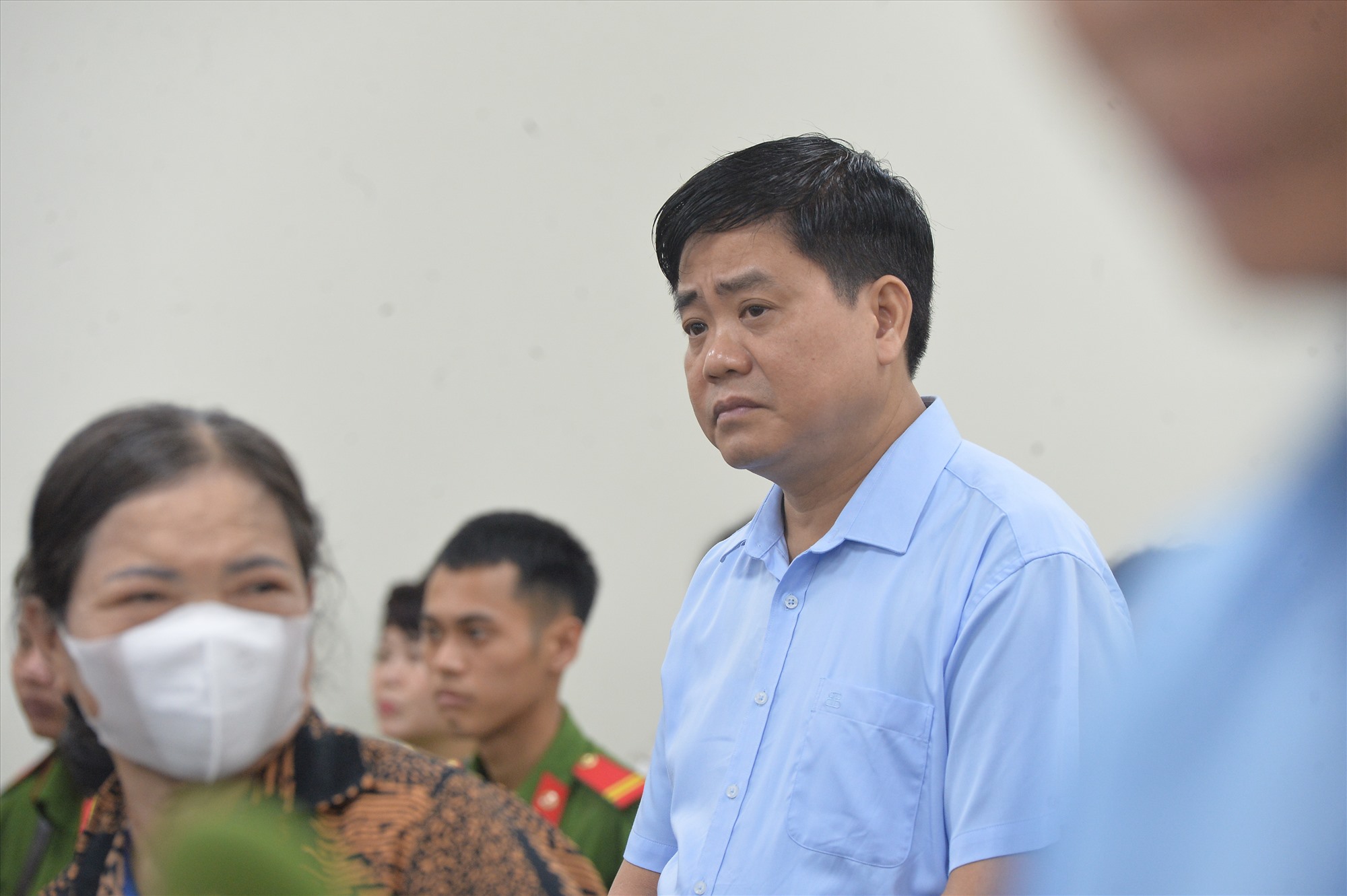 Bị cáo Nguyễn Đức Chung nghe tuyên án. Ảnh: Quang Việt