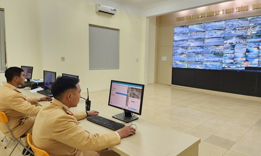 Trung tâm giám sát điều hành giao thông thành phố Ninh Bình được lắp đặt tại trụ sở Công an TP Ninh Bình. Ảnh: Diệu Anh