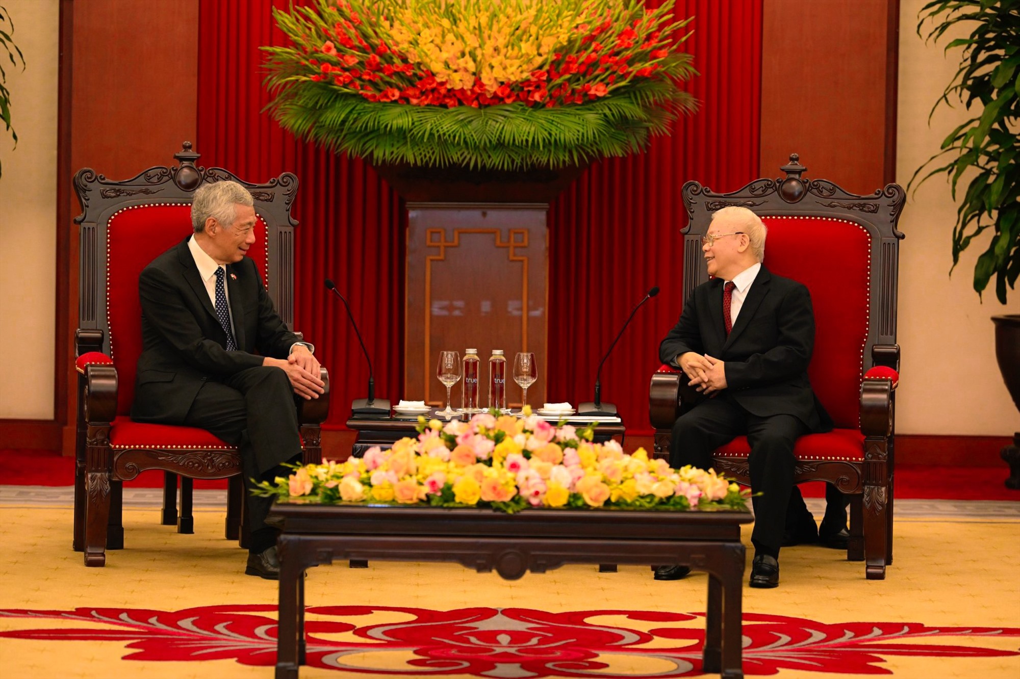 Tổng Bí thư Nguyễn Phú Trọng tiếp Thủ tướng Singapore Lý Hiển Long. Ảnh: Hải Nguyễn