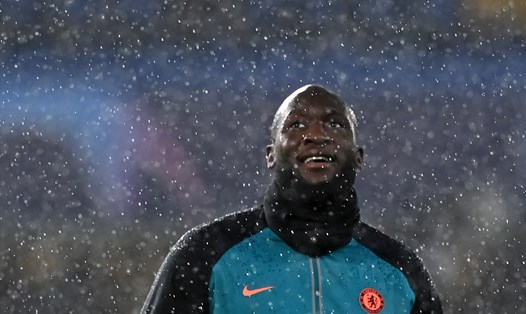 Tương lai của Lukaku tại Chelsea mờ mịt như những cơn mưa tuyết. Ảnh: AFP