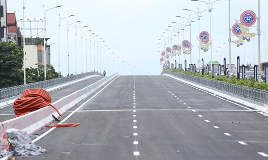 Cầu Vĩnh Tuy giai đoạn 2 có tổng chiều dài và đường dẫn hơn 3,4 km. Ảnh: Vĩnh Hoàng
