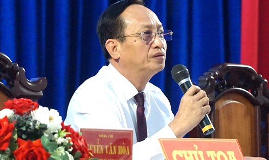 Chủ tịch UBND tỉnh Bạc Liêu Phạm Văn Thiều đối thoại với nông dân tỉnh Bạc Liêu sáng ngày 29.8. Ảnh: Nhật Hồ