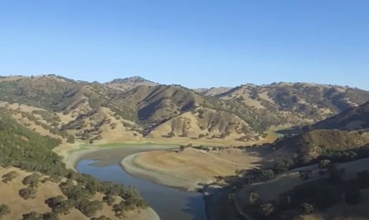 Sở Thủy cục Vùng Thung lũng Santa Clara đề xuất xây dựng một con đập cao 97m ở Hạt Santa Clara. Ảnh: Santa Clara Valley Water District